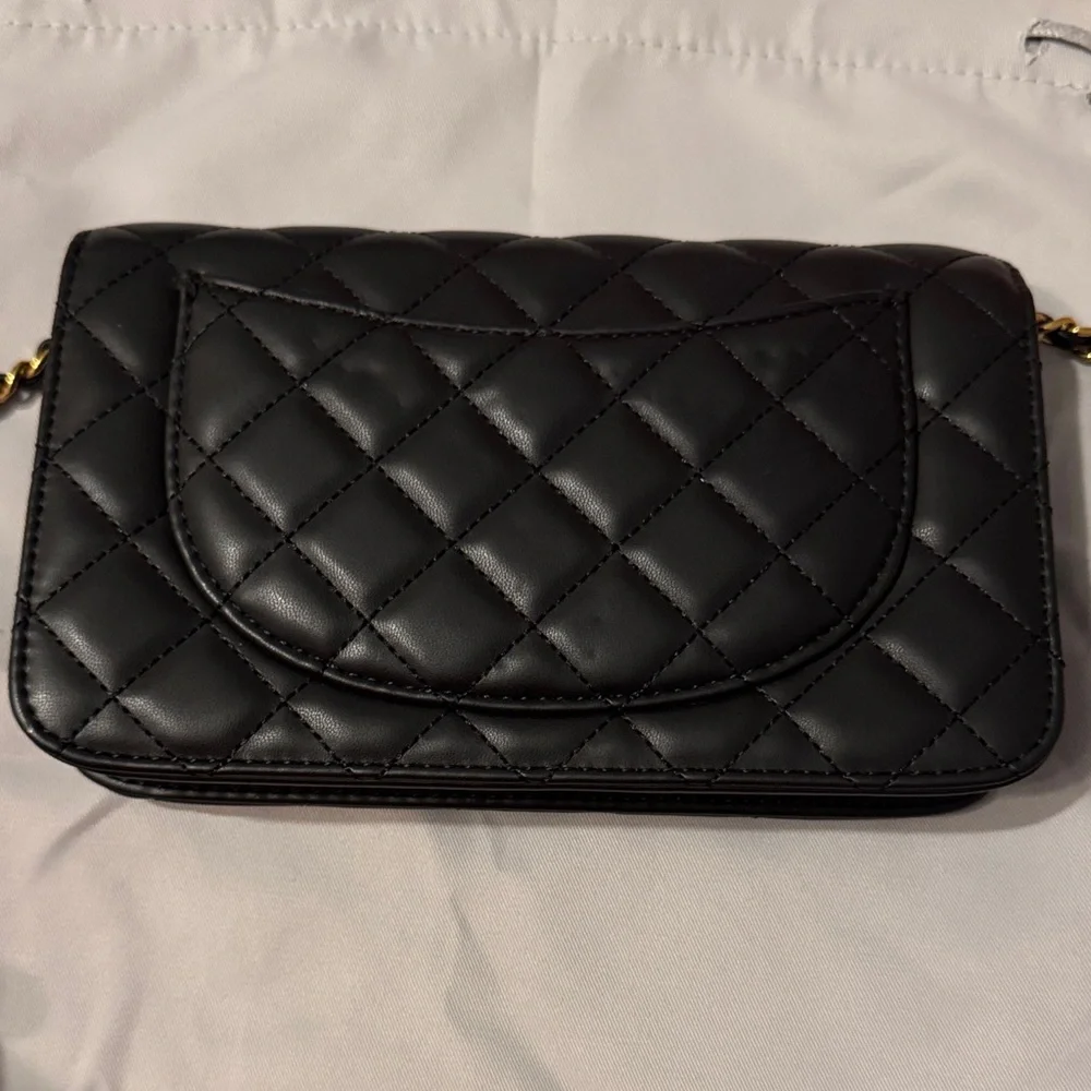 Charles & Keith Gradient Gift Box - Picture 6 of 13